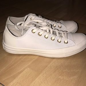 Women’s White Leather Converse Size 7